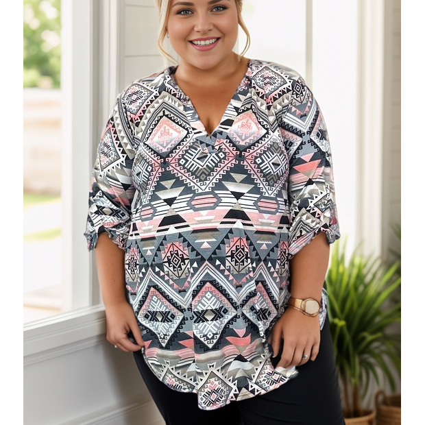 Chic Quetzal 3/4 Sleeve Top