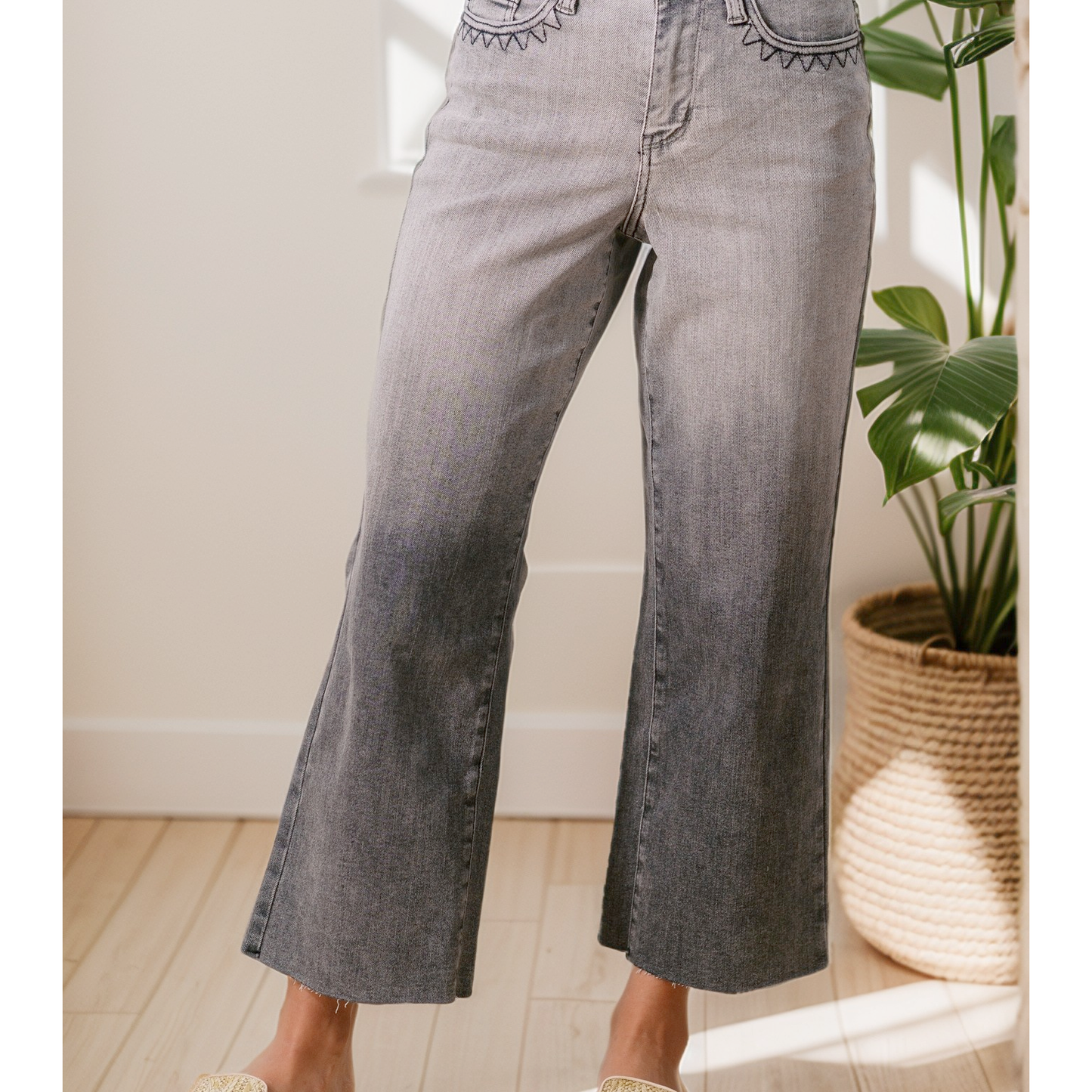 Smokeshow Strolls Judy Blues